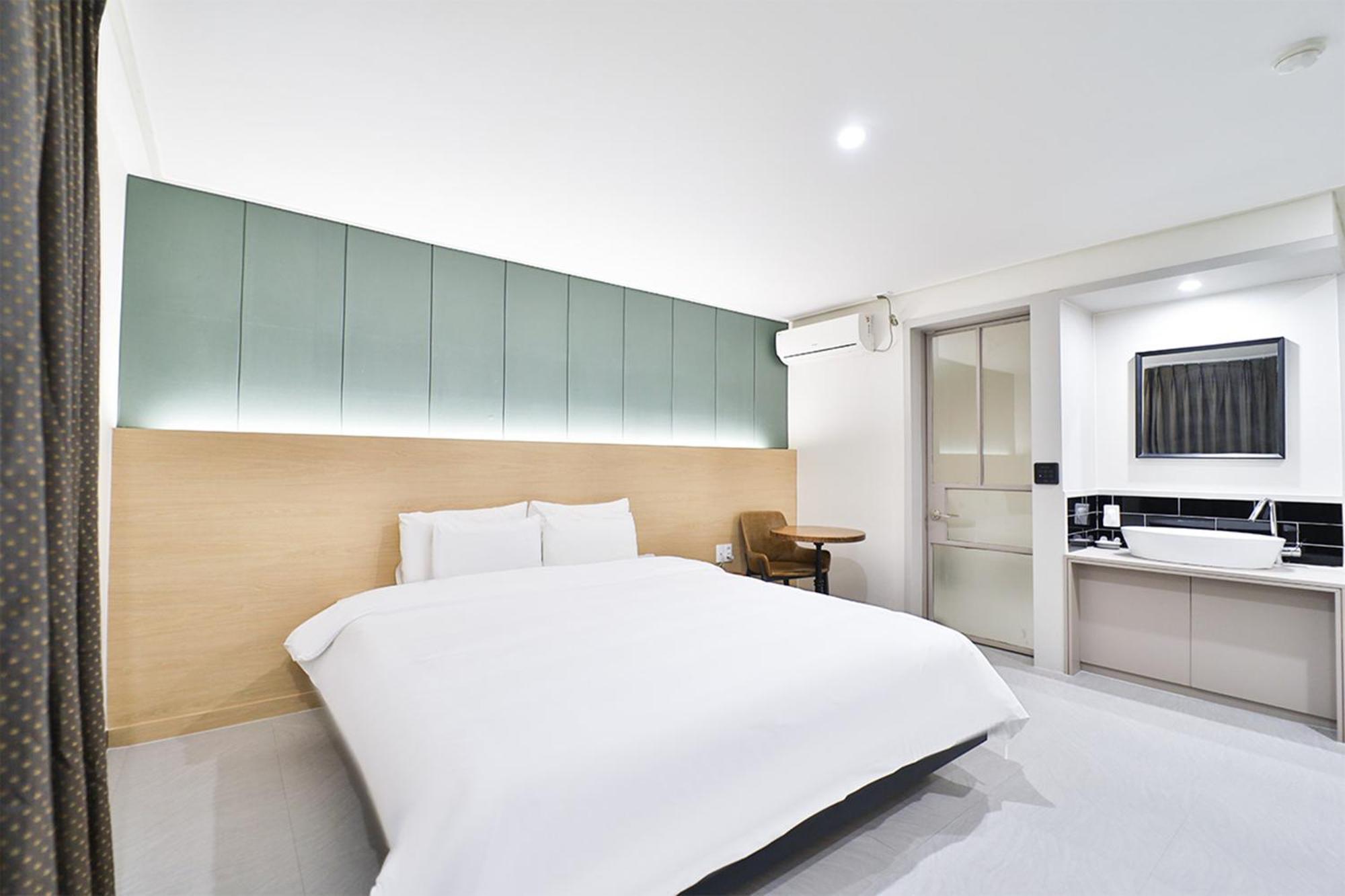 Calm Rest Hotel Busan Sasang Exterior foto