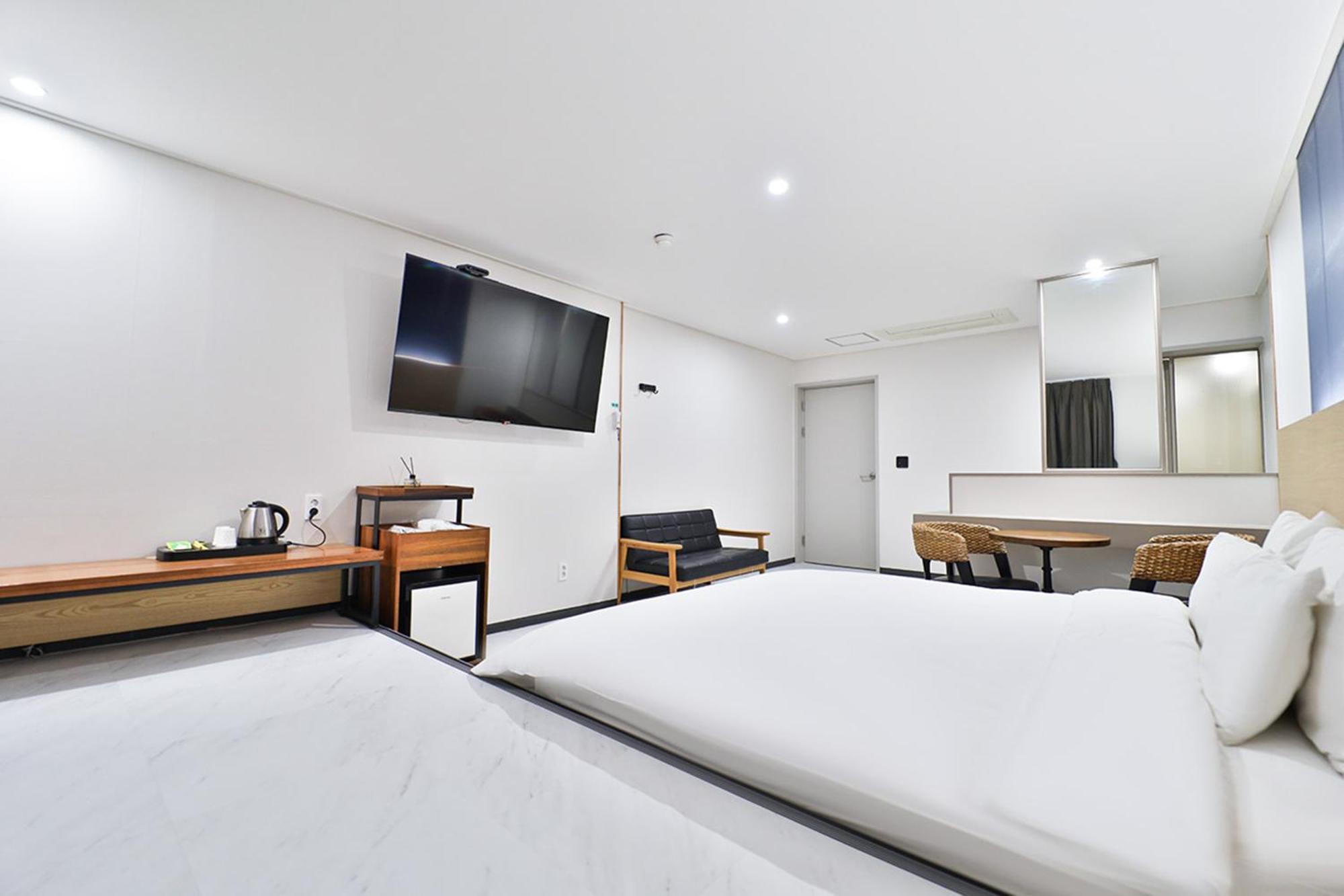 Calm Rest Hotel Busan Sasang Exterior foto